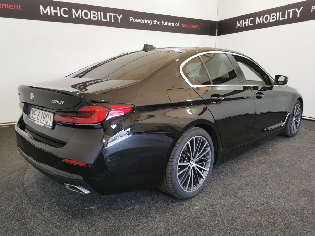 BMW 530I XDRIVE SEDAN - Sedan: picture 4 BMW 530I XDRIVE SEDAN - Sedan: picture 4