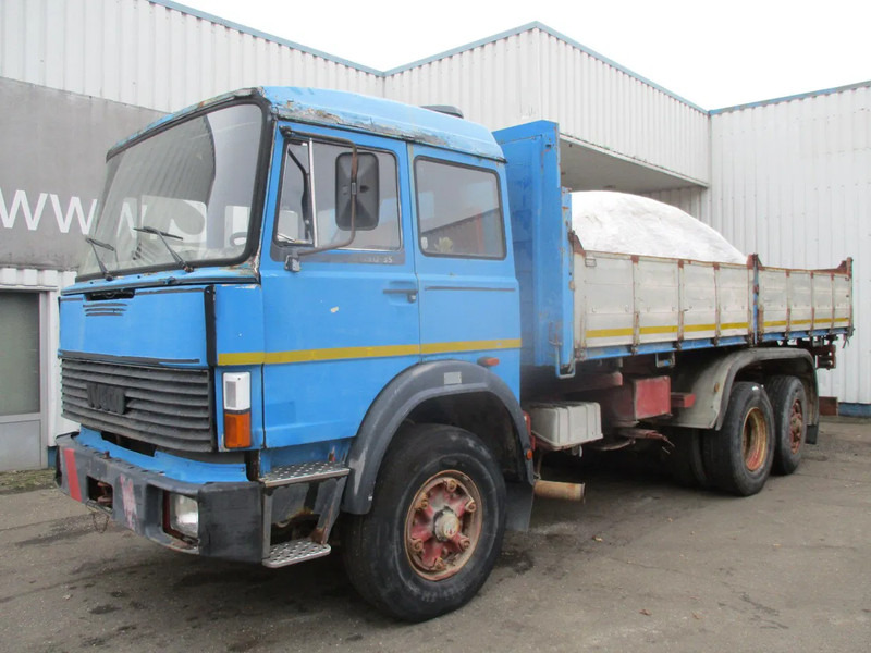 Iveco Turbostar 190-30 , Manual , V8 , 3 way tipper , Spring suspension , 6x2 - Tipper: picture 1 Iveco Turbostar 190-30 , Manual , V8 , 3 way tipper , Spring suspension , 6x2 - Tipper: picture 1