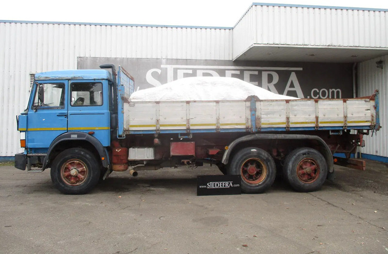Iveco Turbostar 190-30 , Manual , V8 , 3 way tipper , Spring suspension , 6x2 - Tipper: picture 2 Iveco Turbostar 190-30 , Manual , V8 , 3 way tipper , Spring suspension , 6x2 - Tipper: picture 2