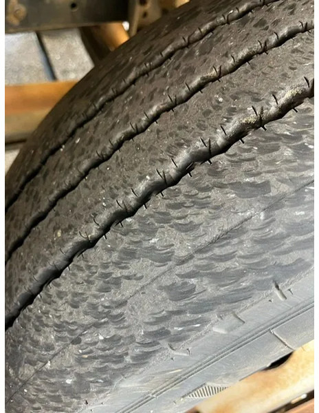 Curtainsider truck MAN LE 12 - 220C: picture 16