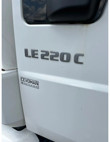 Curtainsider truck MAN LE 12 - 220C: picture 11