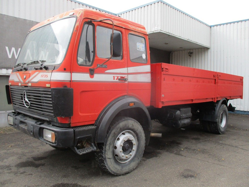 Mercedes-Benz 1626 , V8 , ZF Manual , spring suspension - Dropside/ Flatbed truck: picture 1 Mercedes-Benz 1626 , V8 , ZF Manual , spring suspension - Dropside/ Flatbed truck: picture 1