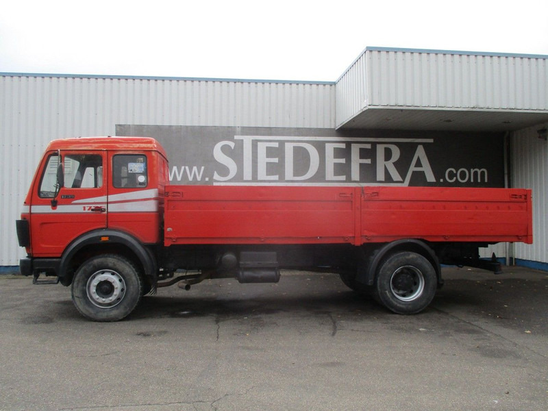Mercedes-Benz 1626 , V8 , ZF Manual , spring suspension - Dropside/ Flatbed truck: picture 2 Mercedes-Benz 1626 , V8 , ZF Manual , spring suspension - Dropside/ Flatbed truck: picture 2