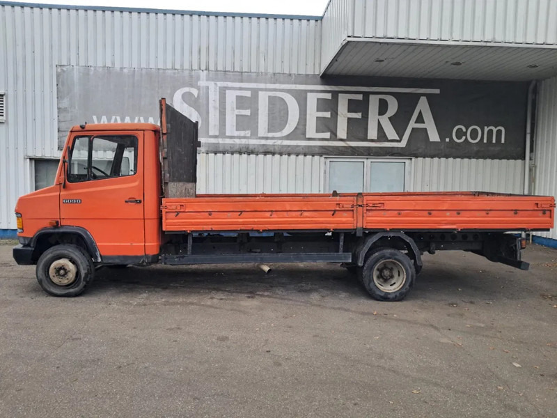 Mercedes-Benz 609 D, Manual , Spring Suspension - Dropside/ Flatbed truck: picture 2 Mercedes-Benz 609 D, Manual , Spring Suspension - Dropside/ Flatbed truck: picture 2
