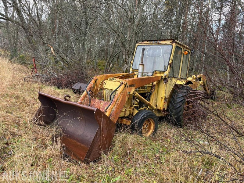1975 FORD 4550 TRAKTORGRAVER - Farm tractor: picture 1 1975 FORD 4550 TRAKTORGRAVER - Farm tractor: picture 1