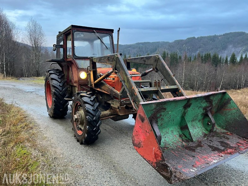 1981 Zetor 6945 med laster Skuffe og kjettinger - Farm tractor: picture 2 1981 Zetor 6945 med laster Skuffe og kjettinger - Farm tractor: picture 2