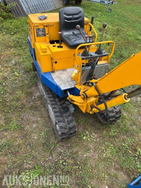 1985 Takeuchi TB650S minigraver 1,1t - KUN 1 eier Pusseskuffe 2 stk gravskuffer - Mini excavator: picture 2 1985 Takeuchi TB650S minigraver 1,1t - KUN 1 eier Pusseskuffe 2 stk gravskuffer - Mini excavator: picture 2