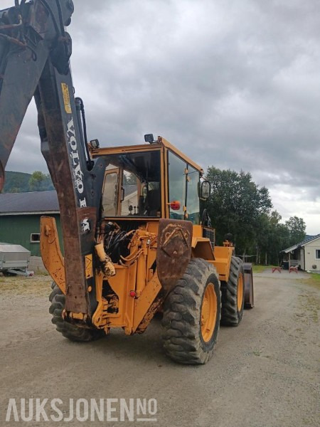 1991 Volvo 6300 traktorgraver MVA FRI OVERHALT MOTOR Frontskuffe tannskuffe pusseskuffe - Backhoe loader: picture 4 1991 Volvo 6300 traktorgraver MVA FRI OVERHALT MOTOR Frontskuffe tannskuffe pusseskuffe - Backhoe loader: picture 4