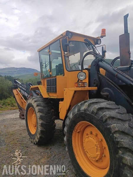 1991 Volvo 6300 traktorgraver MVA FRI OVERHALT MOTOR Frontskuffe tannskuffe pusseskuffe - Backhoe loader: picture 3 1991 Volvo 6300 traktorgraver MVA FRI OVERHALT MOTOR Frontskuffe tannskuffe pusseskuffe - Backhoe loader: picture 3