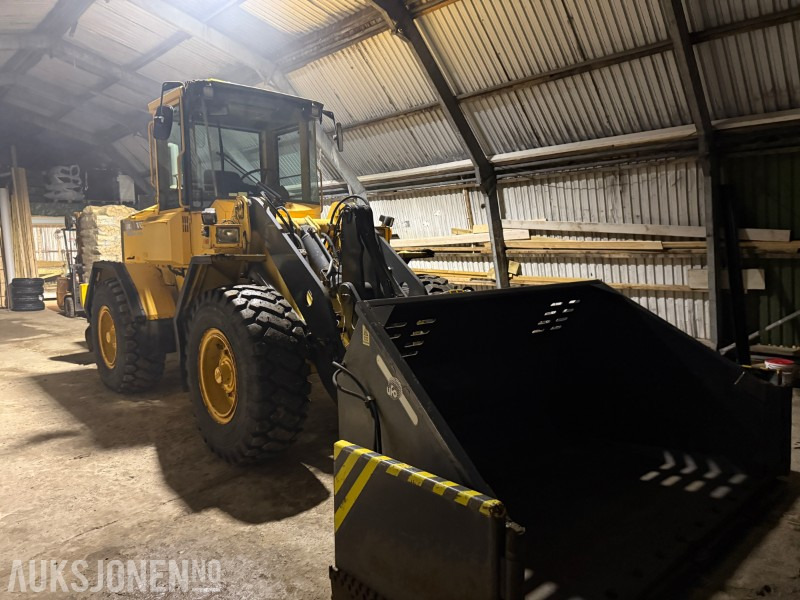 1996 Volvo L70C - Klappvinge - Sentralsmøring - 18 290t - Wheel loader: picture 3 1996 Volvo L70C - Klappvinge - Sentralsmøring - 18 290t - Wheel loader: picture 3