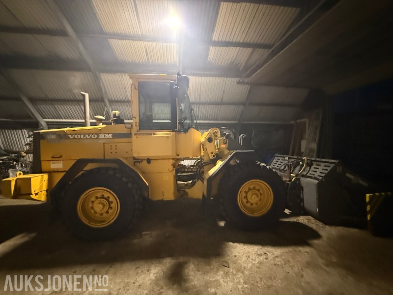 1996 Volvo L70C - Klappvinge - Sentralsmøring - 18 290t - Wheel loader: picture 4 1996 Volvo L70C - Klappvinge - Sentralsmøring - 18 290t - Wheel loader: picture 4