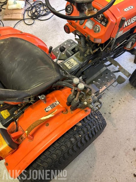 1998 Kubota B7100 Traktor - Construction equipment: picture 5 1998 Kubota B7100 Traktor - Construction equipment: picture 5