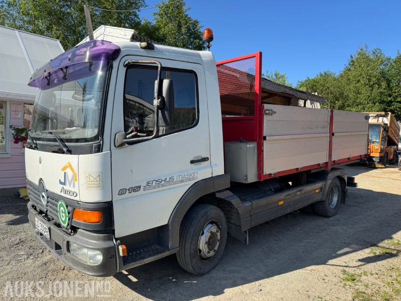 2001 Mercedes-Benz 815 4X2 TIPP KJØREBRUER, 3-SETER, HENGERFESTE, NEDFELLBARE, KARMER - Tipper: picture 1 2001 Mercedes-Benz 815 4X2 TIPP KJØREBRUER, 3-SETER, HENGERFESTE, NEDFELLBARE, KARMER - Tipper: picture 1