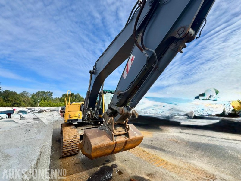 2007 Volvo EC240BNLC - Gravemaskin - Timer: 11393 - Excavator: picture 2 2007 Volvo EC240BNLC - Gravemaskin - Timer: 11393 - Excavator: picture 2