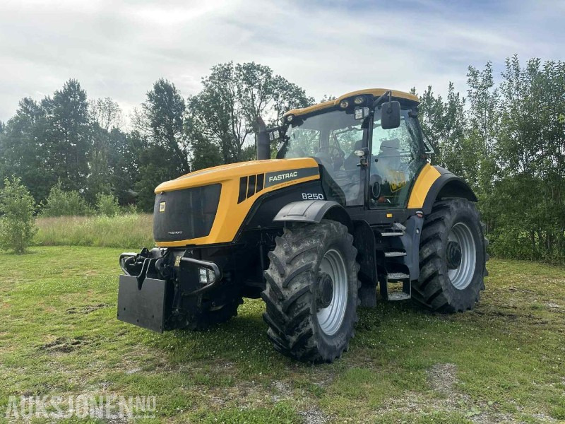 2009 JCB 8250 FASTTRAC - Farm tractor: picture 1 2009 JCB 8250 FASTTRAC - Farm tractor: picture 1