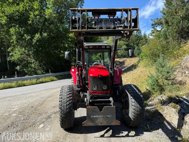 2010 Massey Ferguson 6470 Dyna-6 Brøyteplate laster - Farm tractor: picture 3 2010 Massey Ferguson 6470 Dyna-6 Brøyteplate laster - Farm tractor: picture 3