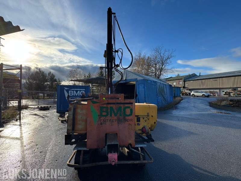 2012 Gayk HRE 4000 hydraulisk borerigg på belter / 2683 timer - Drilling rig: picture 4 2012 Gayk HRE 4000 hydraulisk borerigg på belter / 2683 timer - Drilling rig: picture 4
