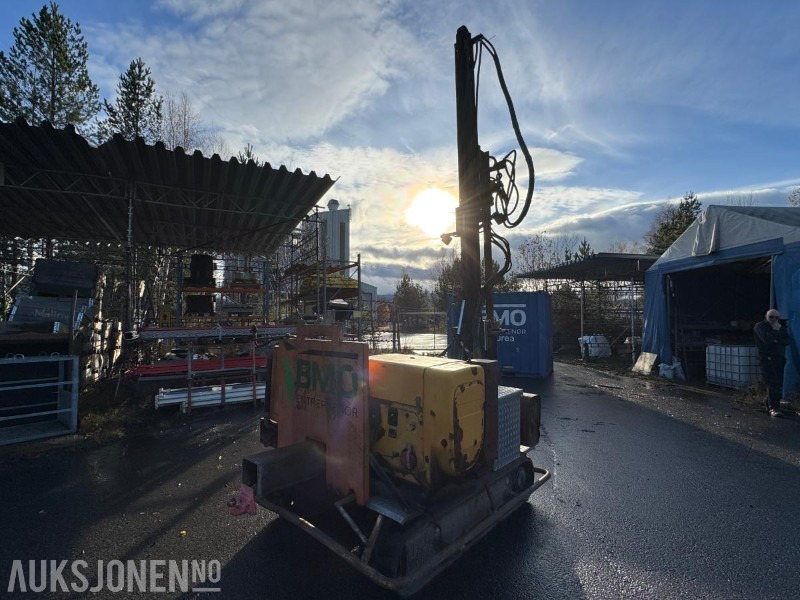 2012 Gayk HRE 4000 hydraulisk borerigg på belter / 2683 timer - Drilling rig: picture 5 2012 Gayk HRE 4000 hydraulisk borerigg på belter / 2683 timer - Drilling rig: picture 5