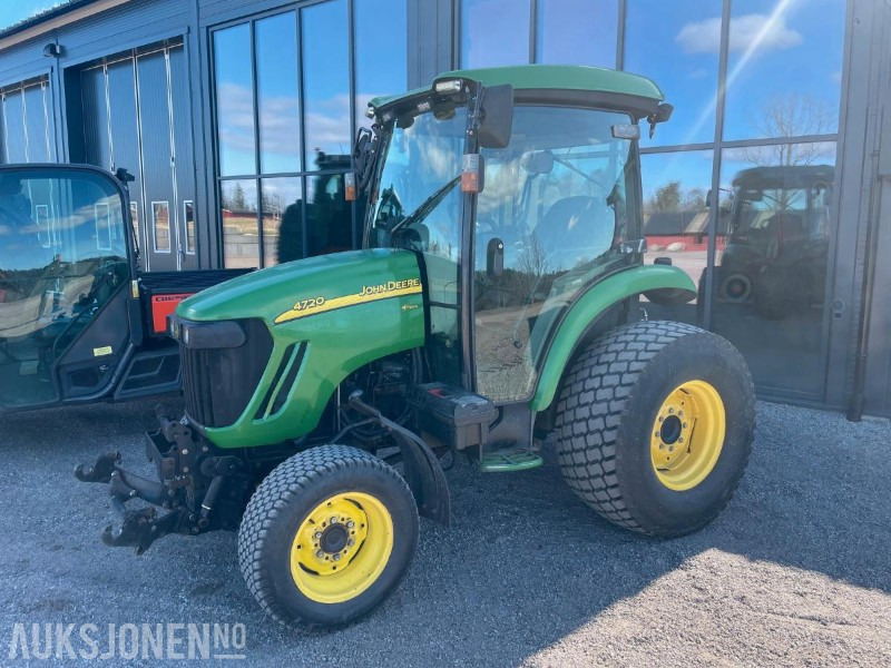 2012 John Deere 4720 traktor / 3.892 timer / Bakrutepusser / - Farm tractor: picture 1 2012 John Deere 4720 traktor / 3.892 timer / Bakrutepusser / - Farm tractor: picture 1