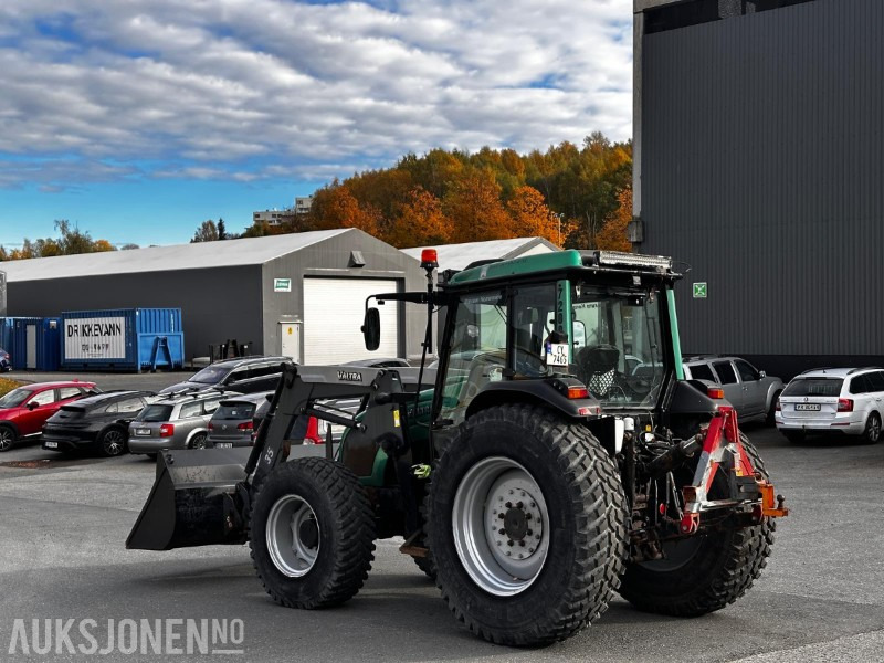 2012 Valtra 8670 med Ålö Valtra 35 Euro/SMS 3rd ESD frontlaster - Farm tractor: picture 3 2012 Valtra 8670 med Ålö Valtra 35 Euro/SMS 3rd ESD frontlaster - Farm tractor: picture 3