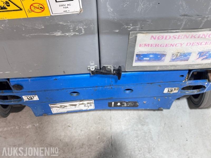 Aerial platform 2013 Genie GRC-12 - 5,5m mastelift: picture 12 Aerial platform 2013 Genie GRC-12 - 5,5m mastelift: picture 12