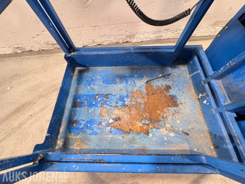 Aerial platform 2013 Genie GRC-12 - 5,5m mastelift: picture 14 Aerial platform 2013 Genie GRC-12 - 5,5m mastelift: picture 14