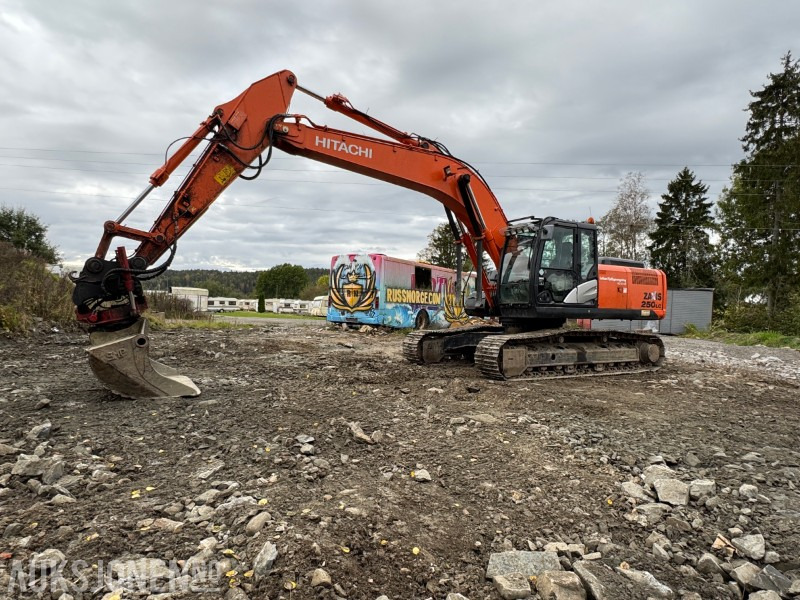 2013 Hitachi ZX250LC-5B – med Indexator tiltrotator,sorterings-/rivningsklype,pigghammer, 3 skuffer - Excavator: picture 1 2013 Hitachi ZX250LC-5B – med Indexator tiltrotator,sorterings-/rivningsklype,pigghammer, 3 skuffer - Excavator: picture 1