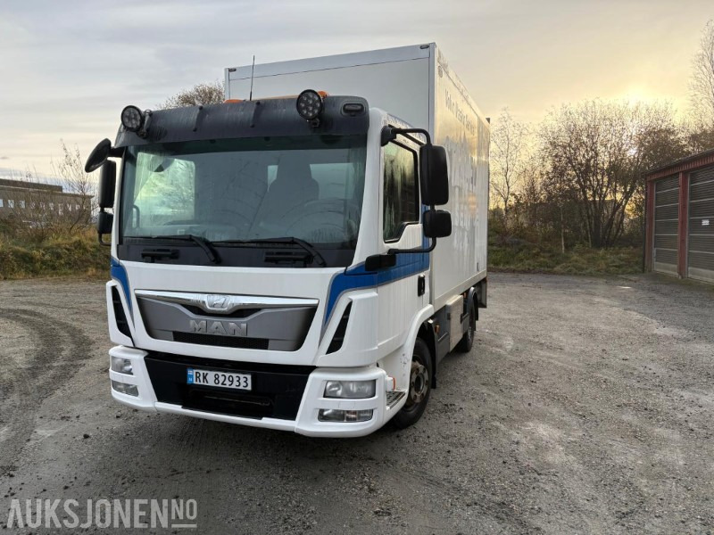 2013 MAN TGL8 220 4X2 Euro6T 3 seter servicevogn C1-reg. - Box truck: picture 1 2013 MAN TGL8 220 4X2 Euro6T 3 seter servicevogn C1-reg. - Box truck: picture 1