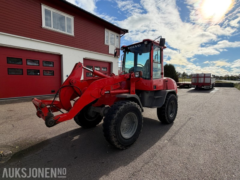 2013 Volvo L30B-Z7X Hjullaster - 6650kg - Ryggekamera - Universalskuff - Pallegafler - Wheel loader: picture 1 2013 Volvo L30B-Z7X Hjullaster - 6650kg - Ryggekamera - Universalskuff - Pallegafler - Wheel loader: picture 1