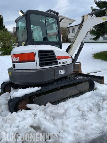 2014 Bobcat E50 5 tonns graver med to skuffer, S40 hurtigfeste og nye gummibelter. - Excavator: picture 5 2014 Bobcat E50 5 tonns graver med to skuffer, S40 hurtigfeste og nye gummibelter. - Excavator: picture 5