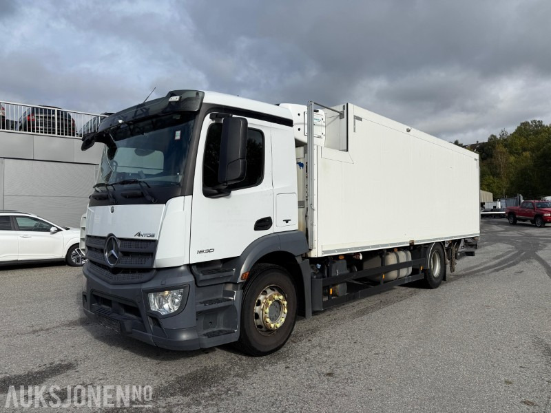 2015 Mercedes-Benz ANTOS 1830 skapbil, baklem, kjøling, fjernkontroll, ryggekamera, 360, lav KM - Box truck: picture 1 2015 Mercedes-Benz ANTOS 1830 skapbil, baklem, kjøling, fjernkontroll, ryggekamera, 360, lav KM - Box truck: picture 1