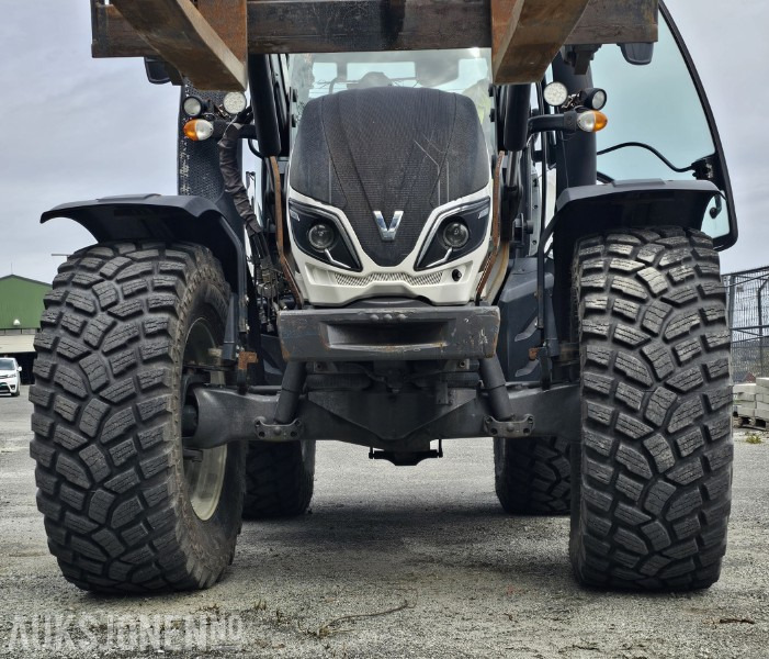 2016 Valtra T144D - Direct - Laster - Luft - 50 km/t - 3 -Medfølger skuffe - Farm tractor: picture 5 2016 Valtra T144D - Direct - Laster - Luft - 50 km/t - 3 -Medfølger skuffe - Farm tractor: picture 5