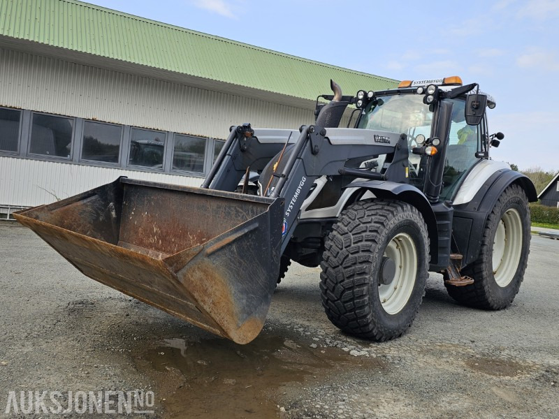 2016 Valtra T144D - Direct - Laster - Luft - 50 km/t - 3 -Medfølger skuffe - Farm tractor: picture 3 2016 Valtra T144D - Direct - Laster - Luft - 50 km/t - 3 -Medfølger skuffe - Farm tractor: picture 3