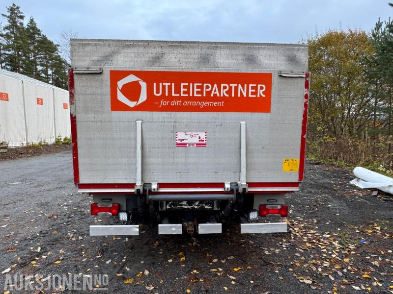 2017 Iveco Daily planbil med bakløfter / rep objekt - Dropside/ Flatbed truck: picture 4 2017 Iveco Daily planbil med bakløfter / rep objekt - Dropside/ Flatbed truck: picture 4