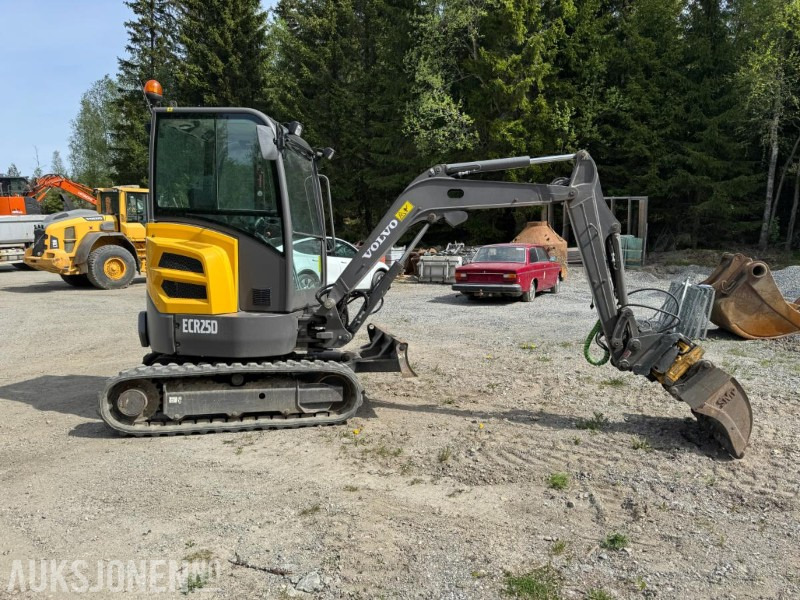 2017 Volvo ECR25D m/Engcon tiltrotator, SE-klype, 3 skuffer, vibroplate, 891 timer, Minigraver - Mini excavator: picture 5 2017 Volvo ECR25D m/Engcon tiltrotator, SE-klype, 3 skuffer, vibroplate, 891 timer, Minigraver - Mini excavator: picture 5