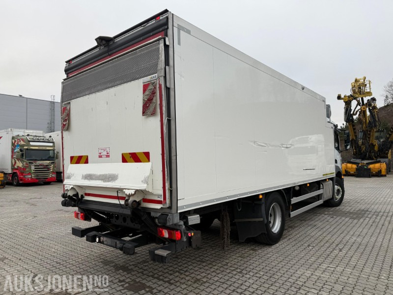 2018 Mercedes-Benz Antos 1830 skapbil, med kjøling, 360-kamera, baklem, multiratt, dab, fjernkontroll - Box truck: picture 5 2018 Mercedes-Benz Antos 1830 skapbil, med kjøling, 360-kamera, baklem, multiratt, dab, fjernkontroll - Box truck: picture 5