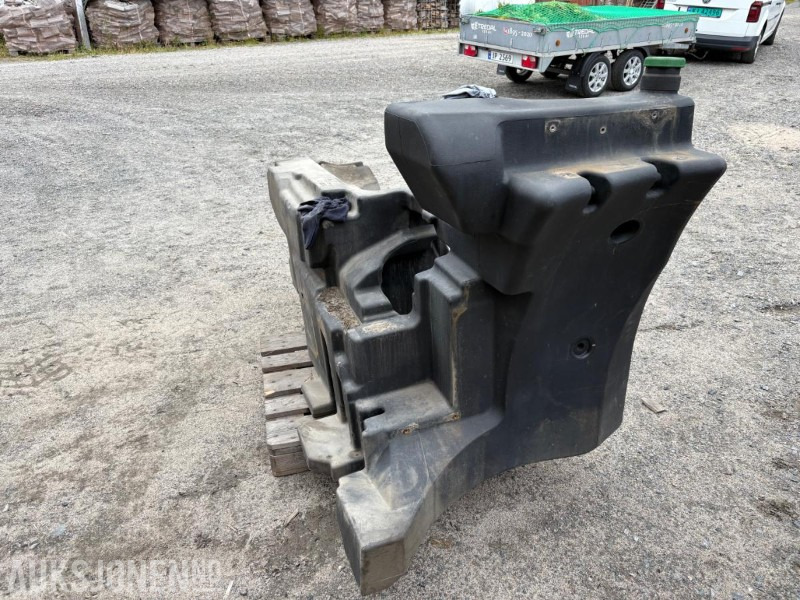 2020 Dieseltank til John Deere 6215 - Farm tractor: picture 2 2020 Dieseltank til John Deere 6215 - Farm tractor: picture 2