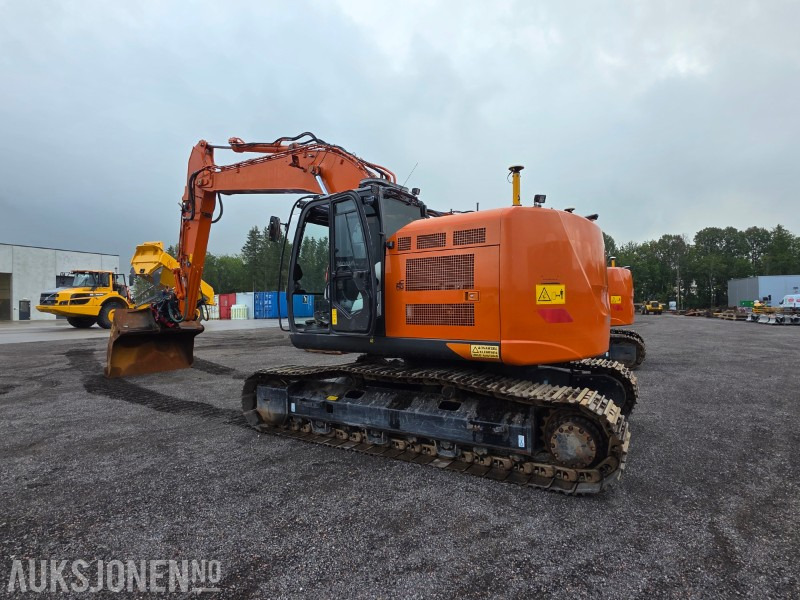 2020 Hitachi ZX225 Beltegraver - Hella GPS - R6 Rototilt - Graveskuff - Kamera - 3270 arbeidstimer - Excavator: picture 3 2020 Hitachi ZX225 Beltegraver - Hella GPS - R6 Rototilt - Graveskuff - Kamera - 3270 arbeidstimer - Excavator: picture 3