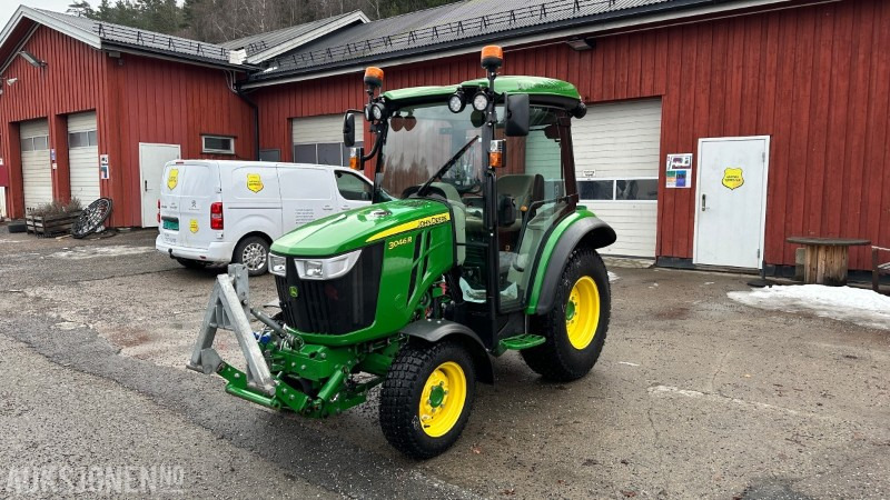 2022 JOHN DEERE 3046R TRAKTOR, HØYT UTSTYRSNIVÅ, 206 TIMER - Farm tractor: picture 1 2022 JOHN DEERE 3046R TRAKTOR, HØYT UTSTYRSNIVÅ, 206 TIMER - Farm tractor: picture 1