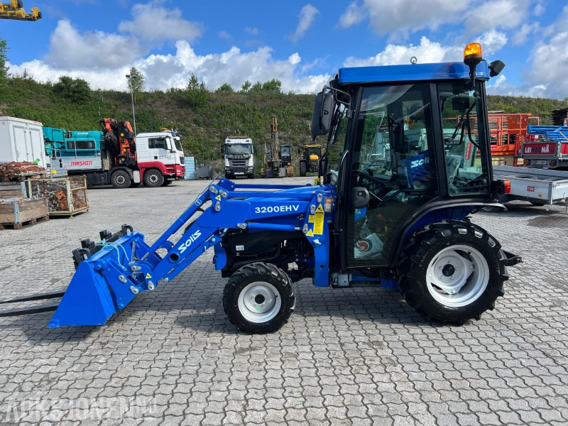 2024 Solis 26 m frontlaster, skuffe pallegaffel - Farm tractor: picture 2 2024 Solis 26 m frontlaster, skuffe pallegaffel - Farm tractor: picture 2