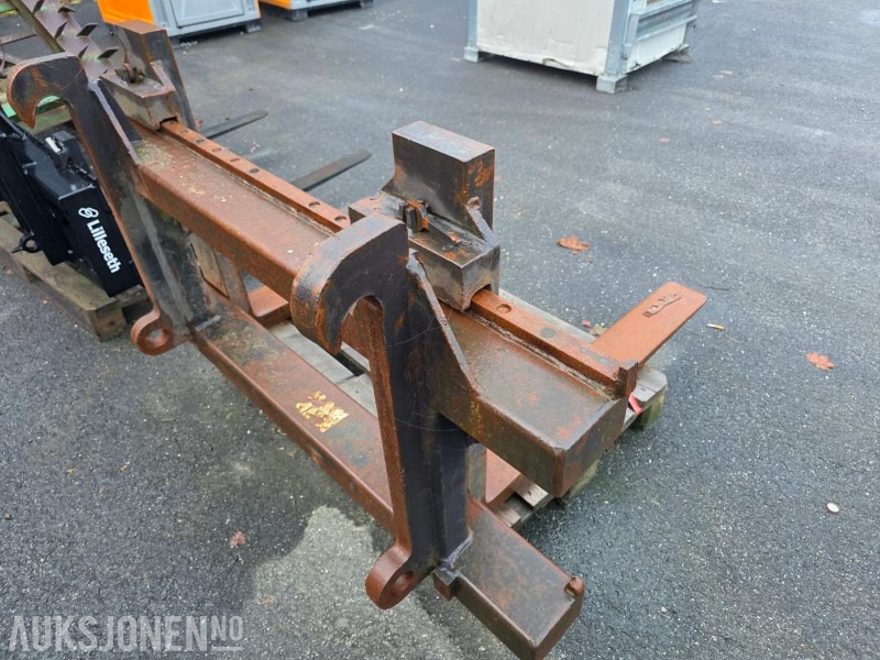 1900 Trima Pallegaffel 3punktsfeste - Agricultural machinery: picture 2 1900 Trima Pallegaffel 3punktsfeste - Agricultural machinery: picture 2