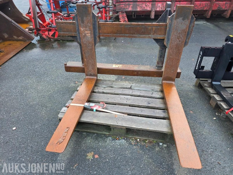 1900 Trima Pallegaffel 3punktsfeste - Agricultural machinery: picture 1 1900 Trima Pallegaffel 3punktsfeste - Agricultural machinery: picture 1