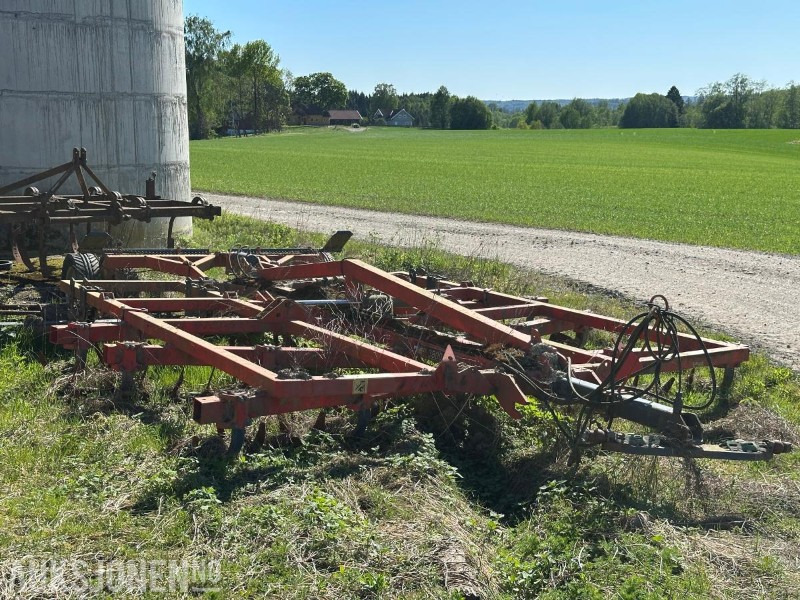 2001 Tume 3800 - Spaknivharv - Agricultural machinery: picture 2 2001 Tume 3800 - Spaknivharv - Agricultural machinery: picture 2