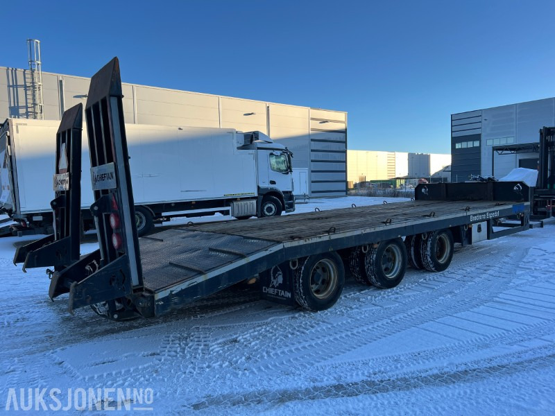 2018 Chief tain Maskintralle 27T m/hydrauliske kjørebruer - Agricultural machinery: picture 1 2018 Chief tain Maskintralle 27T m/hydrauliske kjørebruer - Agricultural machinery: picture 1