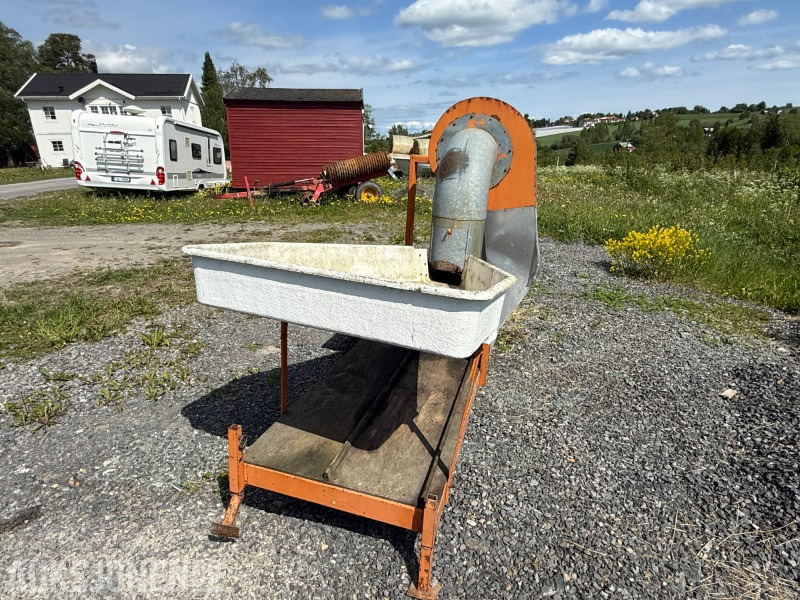 Bærrensker til traktor - brukt til solbær - Agricultural machinery: picture 3 Bærrensker til traktor - brukt til solbær - Agricultural machinery: picture 3