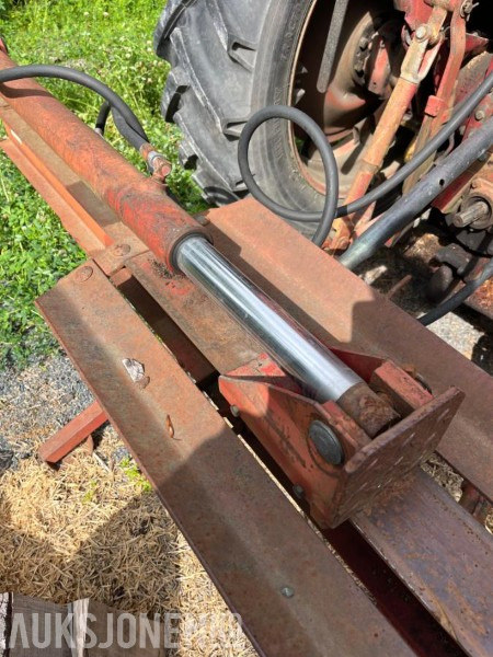 Hydraulisk Dalen Vedkløyver til Traktor. - Agricultural machinery: picture 2 Hydraulisk Dalen Vedkløyver til Traktor. - Agricultural machinery: picture 2