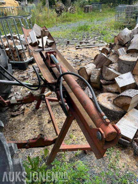 Hydraulisk Dalen Vedkløyver til Traktor. - Agricultural machinery: picture 1 Hydraulisk Dalen Vedkløyver til Traktor. - Agricultural machinery: picture 1