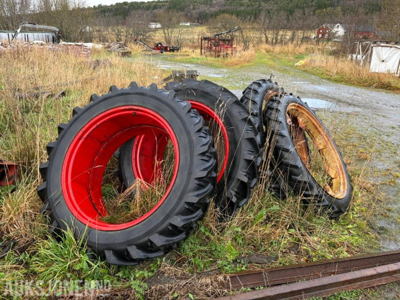 TVILLING HJUL OG SPRØYTEHJUL TIL TRAKTOR - Agricultural machinery: picture 1 TVILLING HJUL OG SPRØYTEHJUL TIL TRAKTOR - Agricultural machinery: picture 1