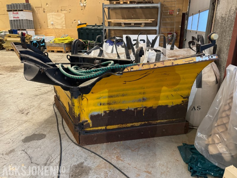 Tellefsdal 280cm V-plog / brøyteplog - hydraulisk - Agricultural machinery: picture 3 Tellefsdal 280cm V-plog / brøyteplog - hydraulisk - Agricultural machinery: picture 3