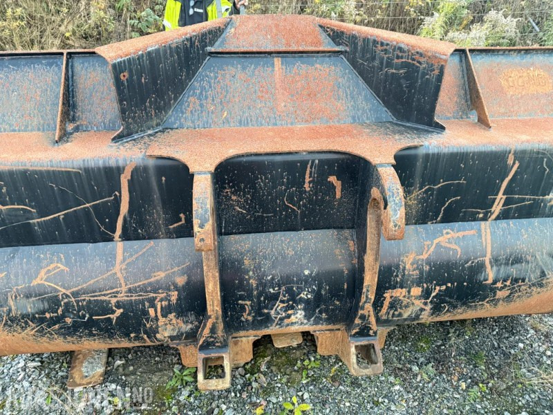 1900 Skuffe m/Cat kopling - Attachment for Construction machinery: picture 2 1900 Skuffe m/Cat kopling - Attachment for Construction machinery: picture 2